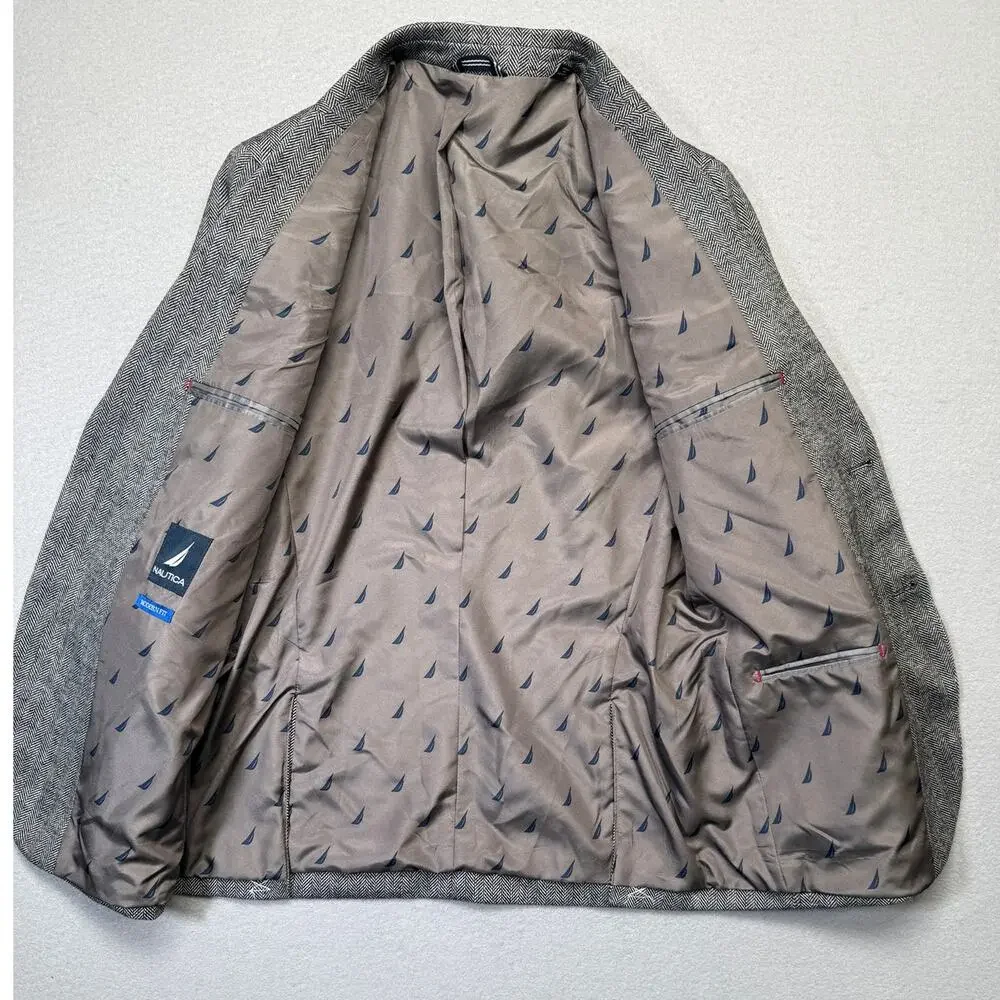 Nautica Men's Modern-Fit Solid Herringbone Tweed Sport Coat grey 36S $295